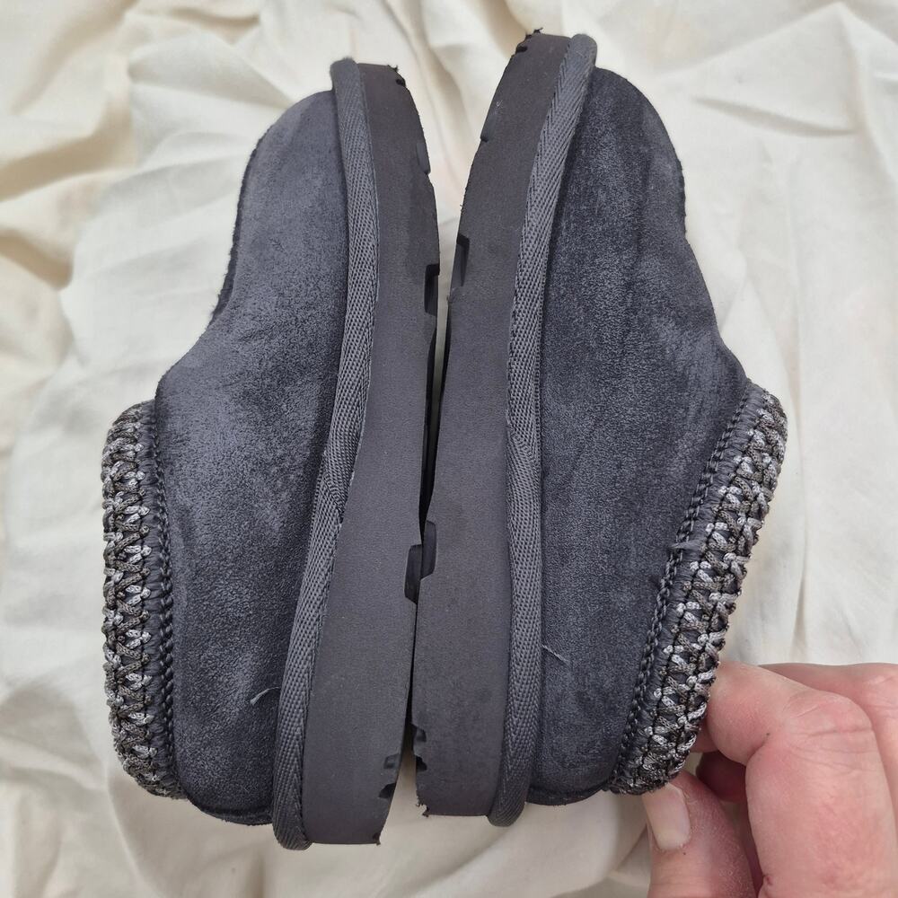 UGG Tasman II Slipper dark grey embroidered braid kids US Size 8